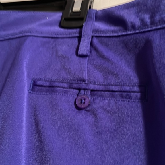 Ladies purple golf shorts - Picture 3 of 3